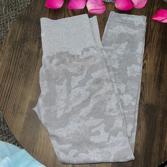 Grey Camo Seamless Leggings - Picture 1 of 3
